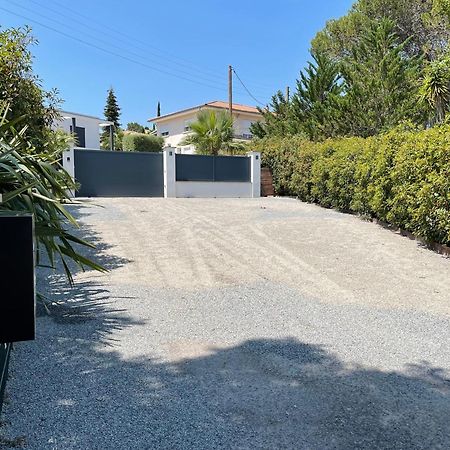 Appartement De Caractere Avec Jacuzzi Frejus Exterior photo