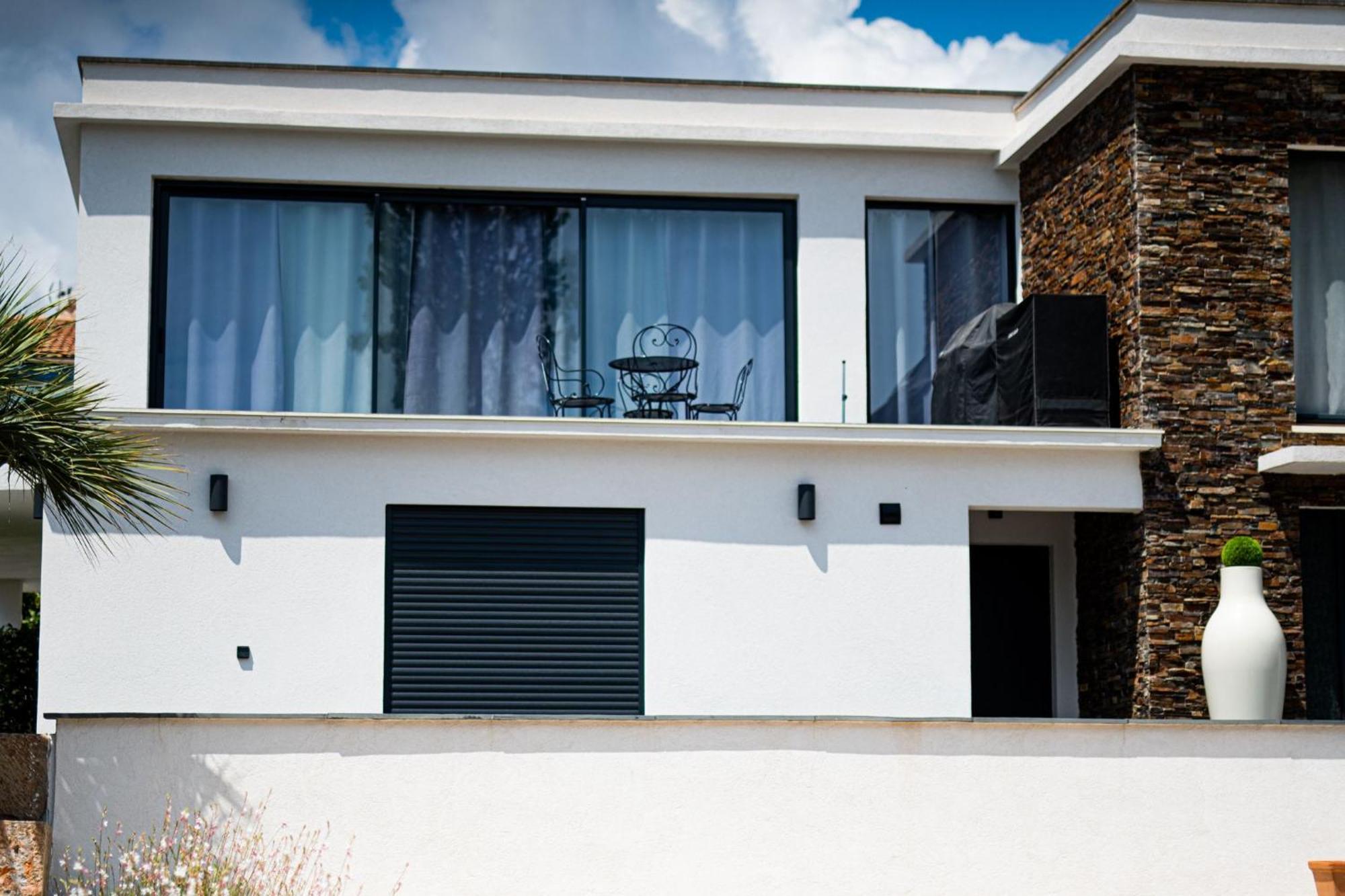 Appartement De Caractere Avec Jacuzzi Frejus Exterior photo